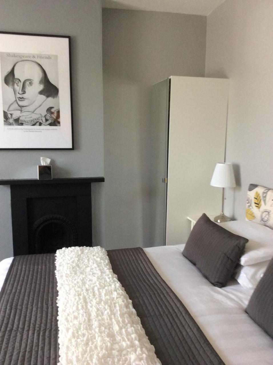 Hedley Villa Guest House 레밍톤 외부 사진